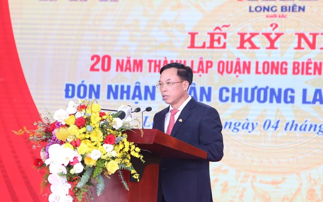 Quận Long Biên đón Huân chương lao động hạng Nhất - Ảnh 2.