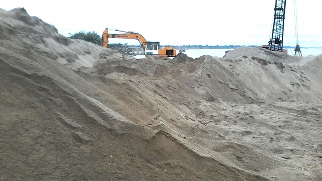 Hà Nội: Đấu giá 3 mỏ cát, thu gần 1.700 tỉ đồng cho ngân sách - Ảnh 1.