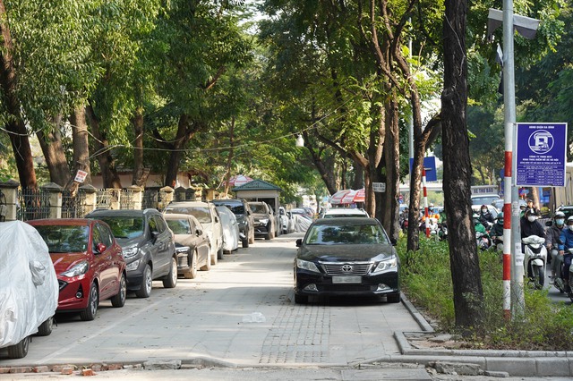 Cần giải pháp căn cơ cho bài toán giao thông ‘tĩnh’ ở Thủ đô- Ảnh 1.