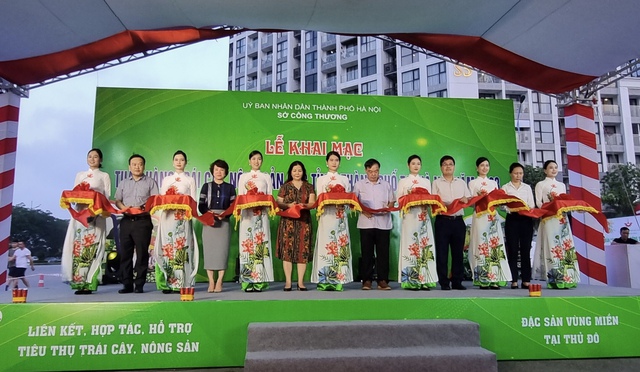 18 tỉnh, thành tham gia 'Tuần hàng trái cây, nông sản Hà Nội' - Ảnh 1.