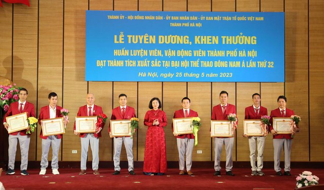 Hà Nội khen thưởng Đoàn thể thao thành phố dự SEA Games 32 - Ảnh 7.