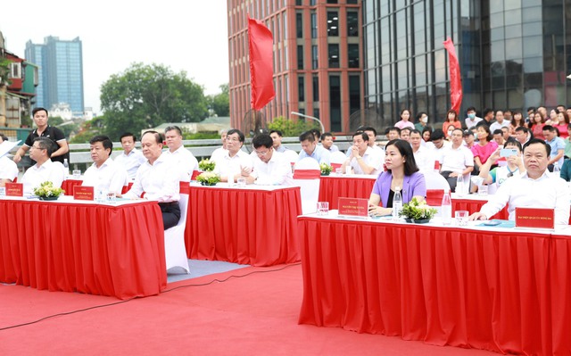 Khánh thành dự án xây dựng cầu vượt tại nút giao đường Chùa Bộc - Phạm Ngọc Thạch - Ảnh 3. Khánh thành dự án xây dựng cầu vượt tại nút giao đường Chùa Bộc - Phạm Ngọc Thạch - Ảnh 3.