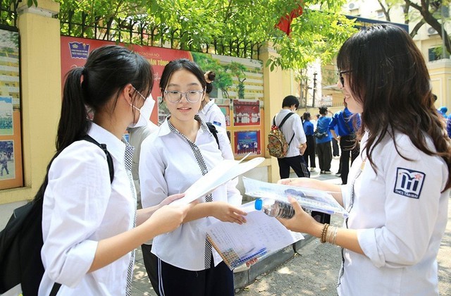 Tỷ lệ tuyển sinh lớp 10 THPT công lập của Hà Nội đúng quy định của Bộ GD&ĐT - Ảnh 1.