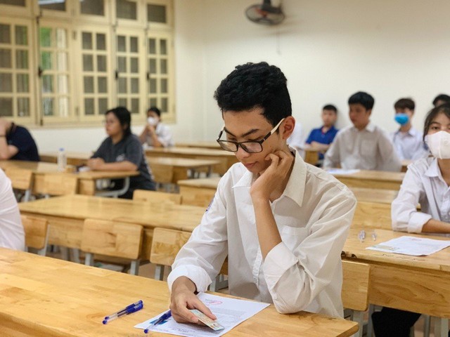 Tỷ lệ tốt nghiệp THPT của Hà Nội đạt gần 100% - Ảnh 1.