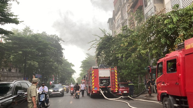 Hà Nội: Khẩn trương làm rõ nguyên nhân vụ cháy tại quận Đống Đa làm 3 người tử vong - Ảnh 1.