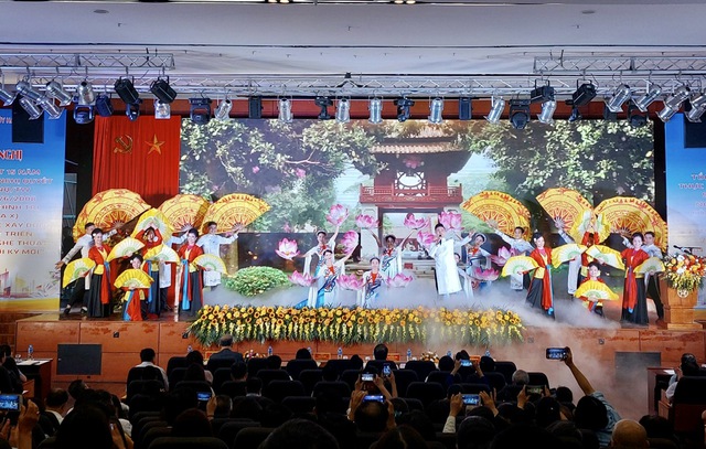 Hà Nội: Nhiều chuyển biến trong sáng tạo văn học nghệ thuật - Ảnh 2. Hà Nội: Nhiều chuyển biến trong sáng tạo văn học nghệ thuật - Ảnh 2.
