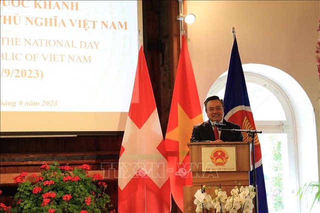 Chủ tịch UBND thành phố Hà Nội thăm và làm việc tại Thụy Sĩ - Ảnh 1.