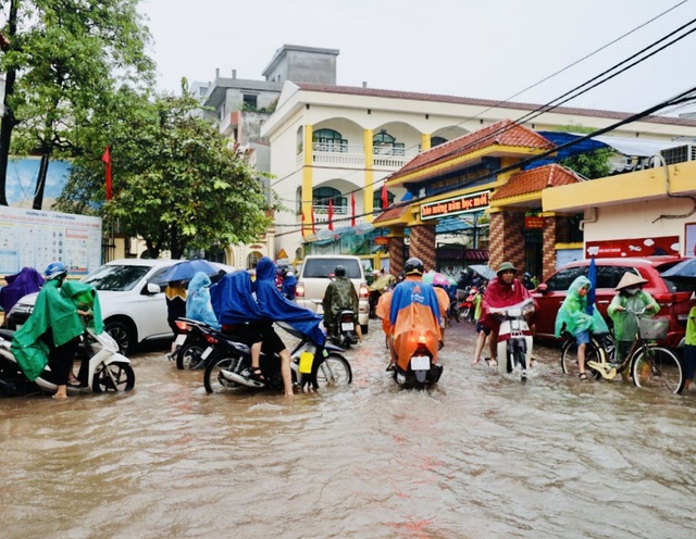 Tăng cường phòng ngừa, ứng phó sự cố môi trường trong mùa mưa bão - Ảnh 1.