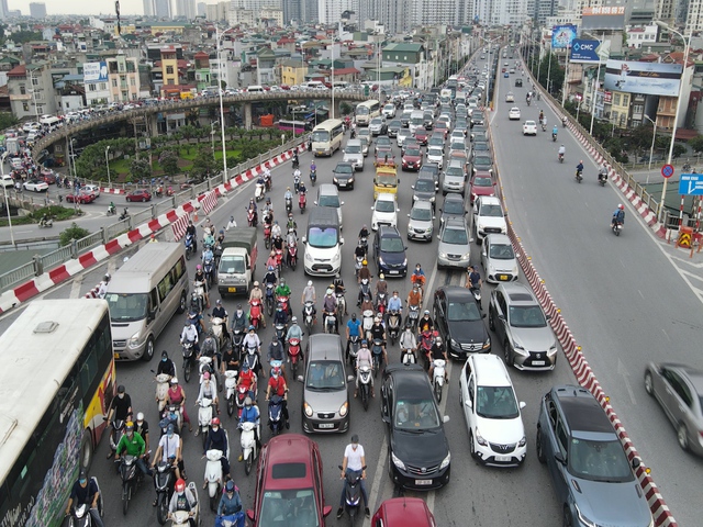 Gỡ ‘nút thắt’ ùn tắc giao thông cửa ngõ Đông Bắc Thủ đô - Ảnh 1.