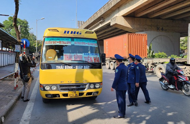 Tìm giải pháp để ‘kéo’ hành khách vào bến xe- Ảnh 1.