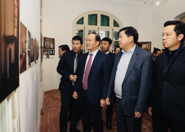 Trưng bày giới thiệu quá trình trùng tu biệt thự 49 Trần Hưng Đạo- Ảnh 1. Trưng bày giới thiệu quá trình trùng tu biệt thự 49 Trần Hưng Đạo- Ảnh 1.