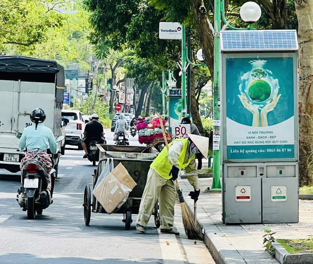 Huy động 100% nhân lực bảo đảm vệ sinh môi trường dịp 10/10- Ảnh 1. Huy động 100% nhân lực bảo đảm vệ sinh môi trường dịp 10/10- Ảnh 1.