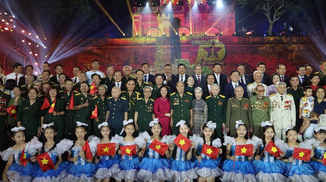 Tự hào, lắng đọng 'Hà Nội - Bản hùng ca phố'- Ảnh 8.