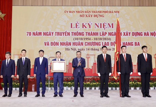 Sở Xây dựng Hà Nội đón nhận Huân chương Lao động hạng Ba- Ảnh 2. Sở Xây dựng Hà Nội đón nhận Huân chương Lao động hạng Ba- Ảnh 2.