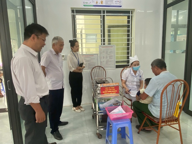 Ghi nhận trong ngày đầu Hà Nội triển khai chiến dịch tiêm vaccine sởi- Ảnh 1.