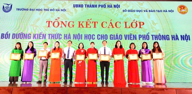 Hơn 5.000 giáo viên được bồi dưỡng kiến thức Hà Nội học- Ảnh 1.