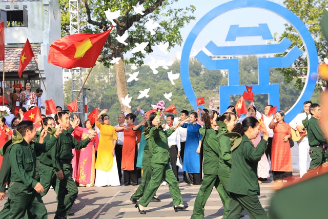 Người dân hân hoan trong ‘Ngày hội Văn hóa vì hòa bình’- Ảnh 2.