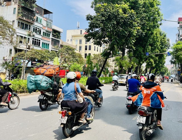 Quận Hoàn Kiếm sẽ thí điểm hạn chế xe gây ô nhiễm môi trường- Ảnh 1.