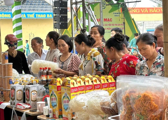 Hơn 500 sản phẩm OCOP, nông sản, làng nghề hội tụ tại Ba Vì- Ảnh 2.