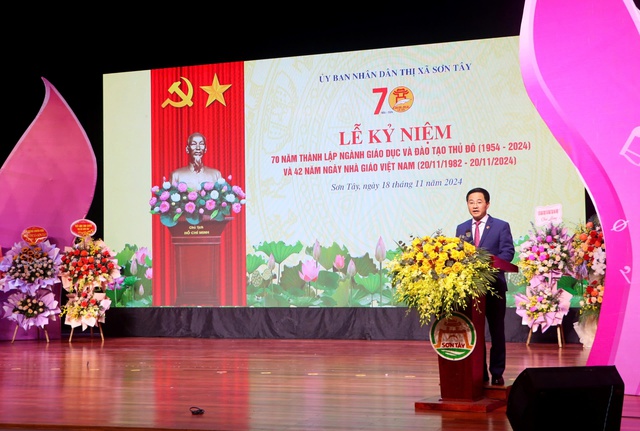 Sơn Tây kỷ niệm 70 năm thành lập ngành Giáo dục và Đào tạo Thủ đô- Ảnh 1. Sơn Tây kỷ niệm 70 năm thành lập ngành Giáo dục và Đào tạo Thủ đô- Ảnh 1.