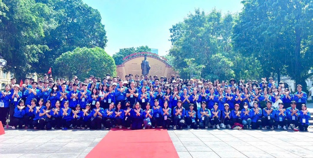Xây dựng giá trị hình mẫu thanh niên Thủ đô thời đại mới thanh lịch, văn minh- Ảnh 1. Xây dựng giá trị hình mẫu thanh niên Thủ đô thời đại mới thanh lịch, văn minh- Ảnh 1.