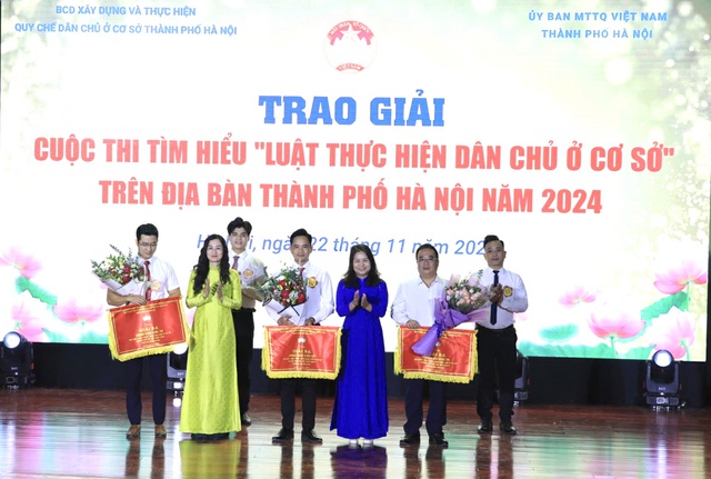 Hà Nội: Trao giải Cuộc thi 'Tìm hiểu Luật Thực hiện dân chủ ở cơ sở'- Ảnh 5.