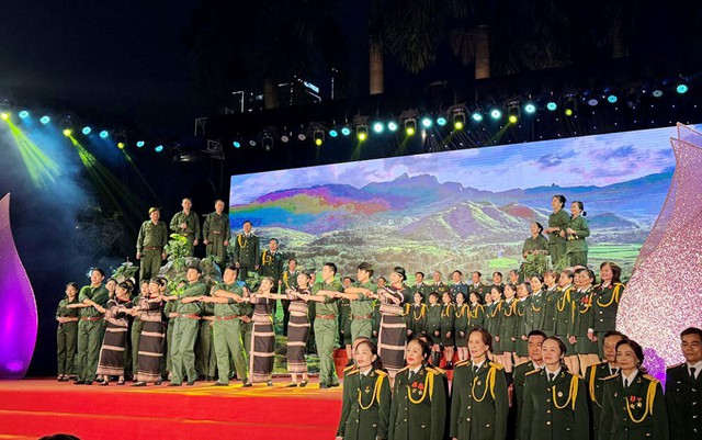 Sôi nổi Liên hoan nghệ thuật cựu chiến binh Thủ đô lần thứ VI- Ảnh 1. Sôi nổi Liên hoan nghệ thuật cựu chiến binh Thủ đô lần thứ VI- Ảnh 1.