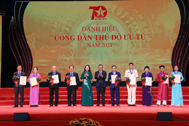 Hà Nội tặng danh hiệu 'Người tốt, việc tốt' cho 25 cá nhân- Ảnh 1. Hà Nội tặng danh hiệu 'Người tốt, việc tốt' cho 25 cá nhân- Ảnh 1.