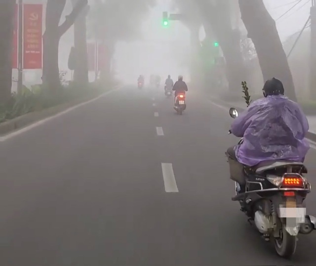 Hà Nội sẽ có sương mù đến ngày 5/2- Ảnh 3. Hà Nội sẽ có sương mù đến ngày 5/2- Ảnh 3.