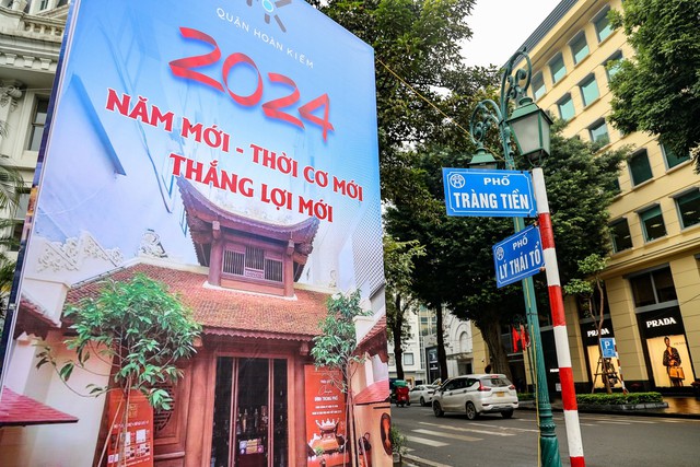 Hà Nội rực rỡ cờ hoa mừng Đảng, mừng Xuân Giáp Thìn 2024- Ảnh 3.