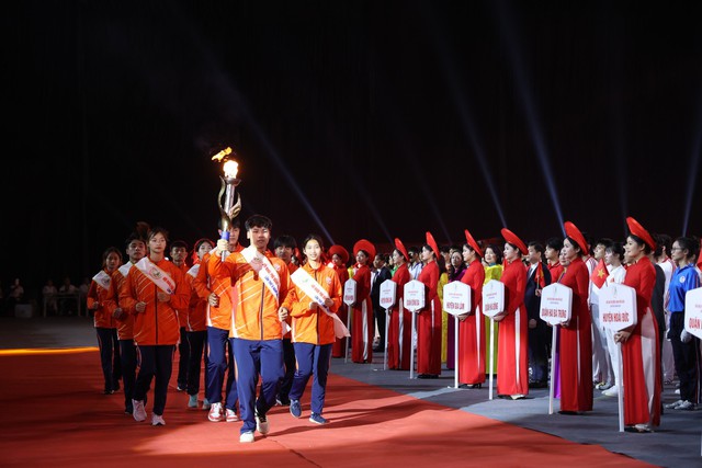 Khai mạc ngày hội thể thao lớn nhất của học sinh- Ảnh 3. Khai mạc ngày hội thể thao lớn nhất của học sinh- Ảnh 3.