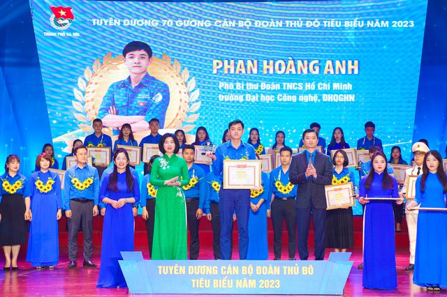 Hà Nội: Tuyên dương 70 cán bộ Đoàn Thủ đô tiêu biểu- Ảnh 2. Hà Nội: Tuyên dương 70 cán bộ Đoàn Thủ đô tiêu biểu- Ảnh 2.