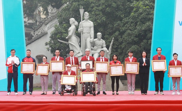 Sôi động chương trình "Vinh quang Thể thao Việt Nam" cùng Giải chạy Báo Hànộimới mở rộng lần thứ 49- Ảnh 3.