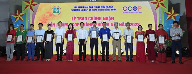 Trao bằng công nhận danh hiệu làng nghề, chứng nhận OCOP cấp Thành phố năm 2023- Ảnh 3.