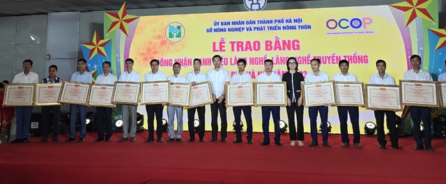 Trao bằng công nhận danh hiệu làng nghề, chứng nhận OCOP cấp Thành phố năm 2023- Ảnh 2.