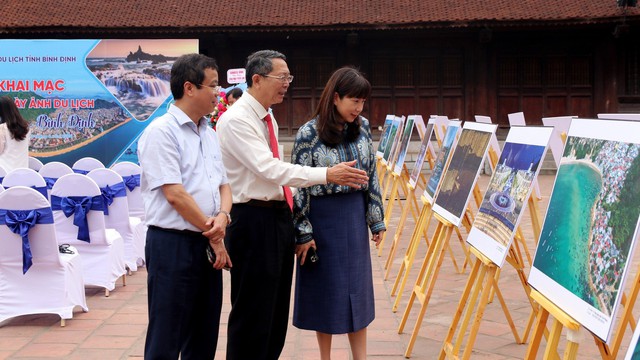 Trưng bày ảnh du lịch Quy Nhơn - Bình Định tại Hà Nội- Ảnh 2.