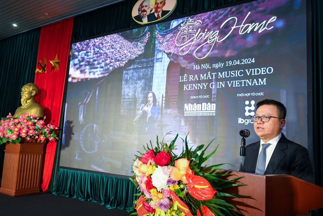 Du lịch Hà Nội được quảng bá qua MV của nghệ sĩ Kenny G- Ảnh 1.