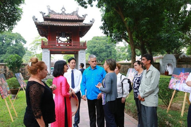 Du lịch Hà Nội tăng sức hút với du khách dịp nghỉ lễ- Ảnh 1.