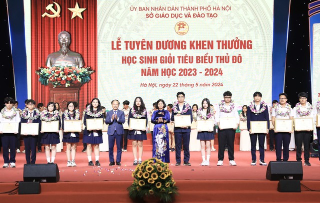 Hà Nội tuyên dương 820 học sinh giỏi tiêu biểu- Ảnh 3.