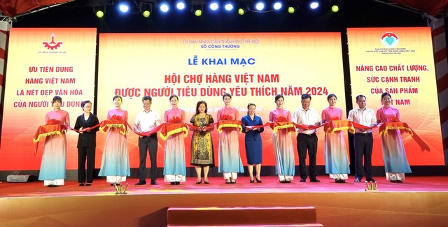 Hà Nội: Khai mạc Hội chợ hàng Việt Nam được người tiêu dùng yêu thích- Ảnh 1.