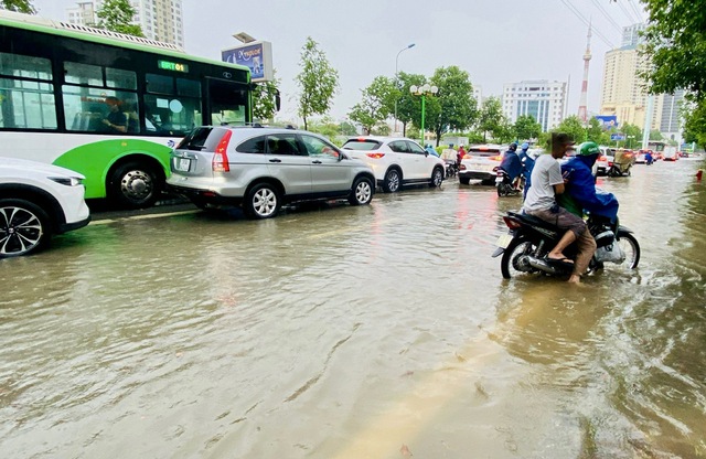 Nâng cao ý thức của người dân trong công tác bảo vệ hệ thống thoát nước thành phố- Ảnh 1.