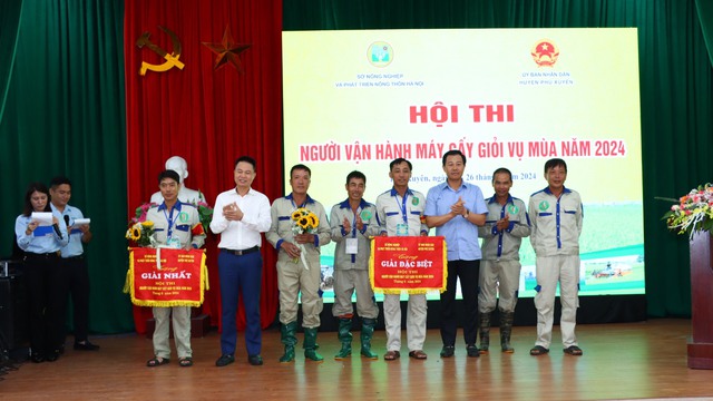 Đẩy mạnh ứng dụng cơ giới hóa vào sản xuất nông nghiệp- Ảnh 2.