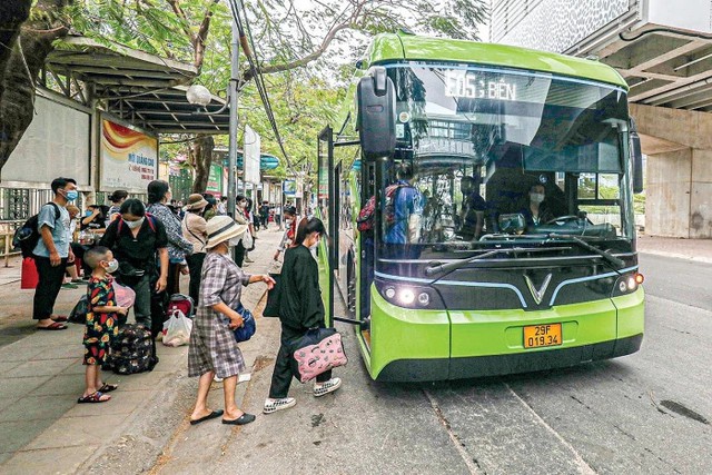 Cần giải pháp nhanh chóng cải thiện hạ tầng hệ thống xe buýt- Ảnh 1.