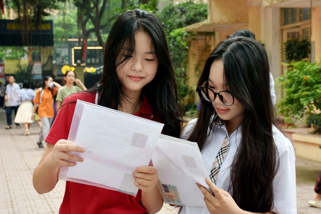 Hơn 105.000 học sinh Hà Nội thi ngữ văn trong sáng nay- Ảnh 2.