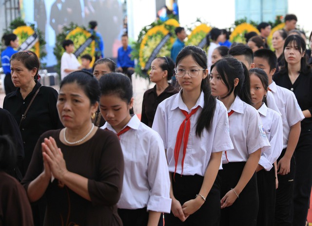 Hàng chục ngàn người đến Lễ viếng Tổng Bí thư Nguyễn Phú Trọng tại quê nhà Đông Anh- Ảnh 7.