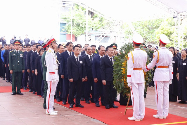 Hàng chục ngàn người đến Lễ viếng Tổng Bí thư Nguyễn Phú Trọng tại quê nhà Đông Anh- Ảnh 4.