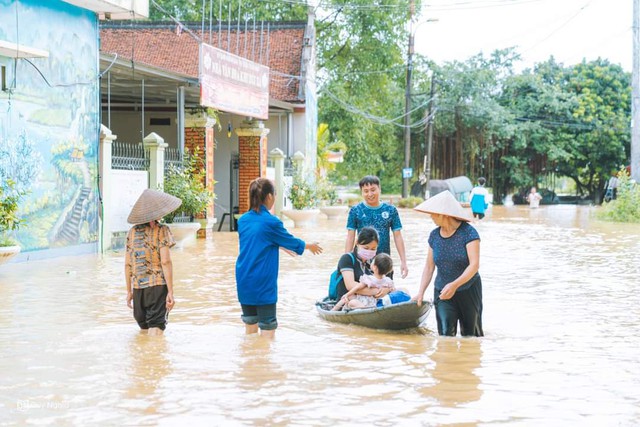 Hà Nội hỗ trợ người dân khắc phục hậu quả do mưa lũ- Ảnh 2.