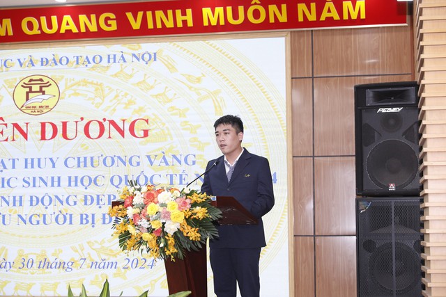 Hà Nội tuyên dương hai học sinh có thành tích đặc biệt- Ảnh 2.