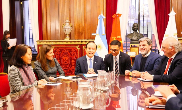 Đoàn đại biểu Hà Nội thăm, làm việc tại Argentina- Ảnh 1. Đoàn đại biểu Hà Nội thăm, làm việc tại Argentina- Ảnh 1.