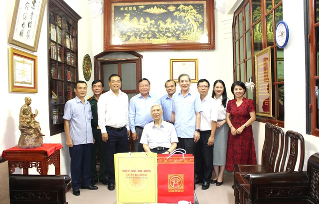 Lãnh đạo TP. Hà Nội tri ân cán bộ lão thành cách mạng- Ảnh 1. Lãnh đạo TP. Hà Nội tri ân cán bộ lão thành cách mạng- Ảnh 1.